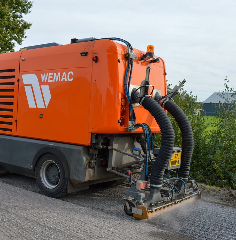 Ravo wegdekreiniger
